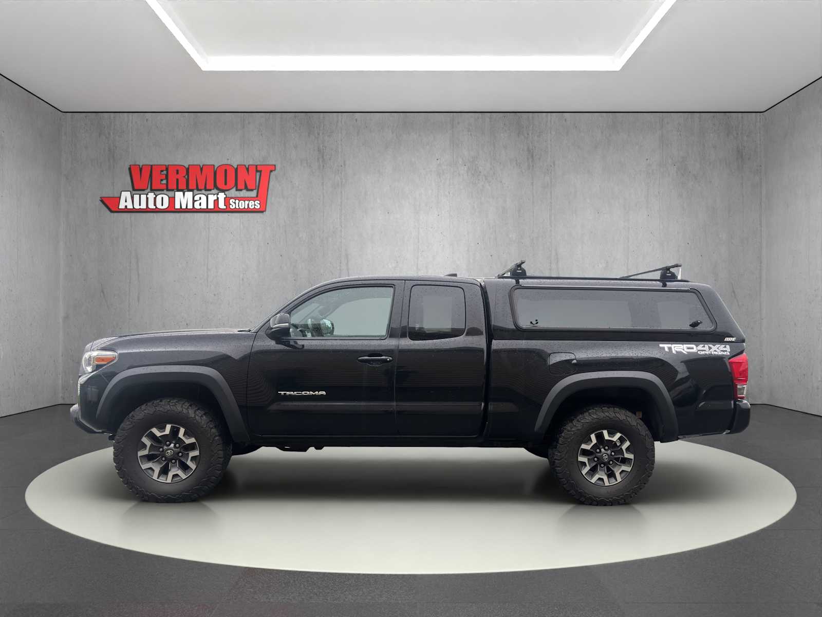 2017 Toyota Tacoma TRD V6 photo 4
