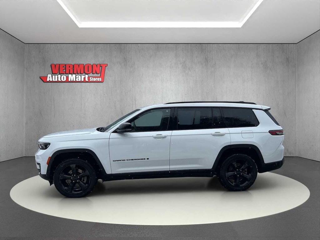 Used 2023 Jeep Grand Cherokee L Laredo SUV