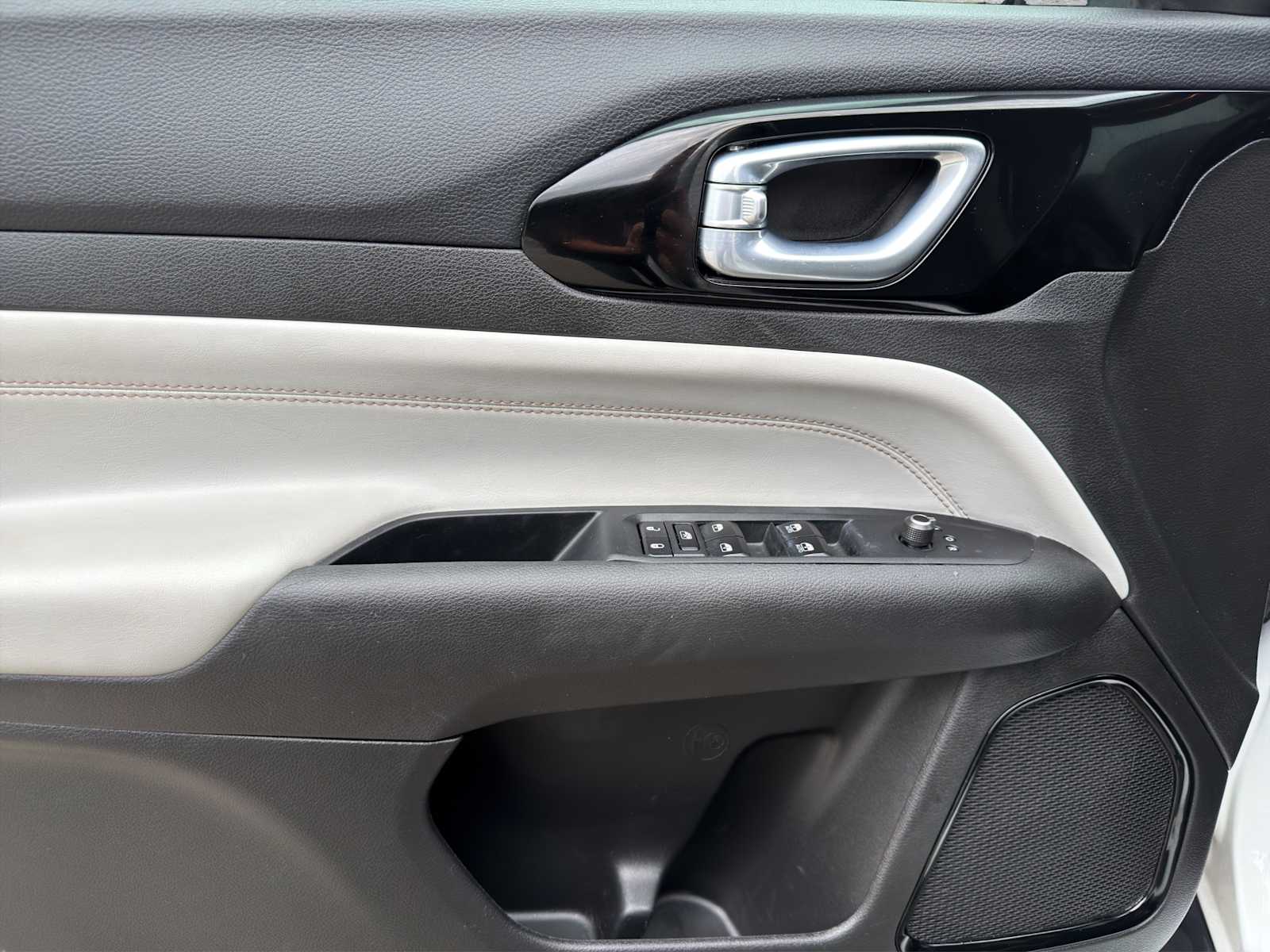 2025 Jeep Compass Limited - Photo 10
