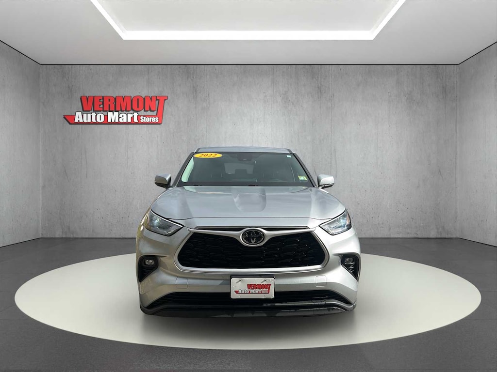Used 2022 Toyota Highlander LE SUV