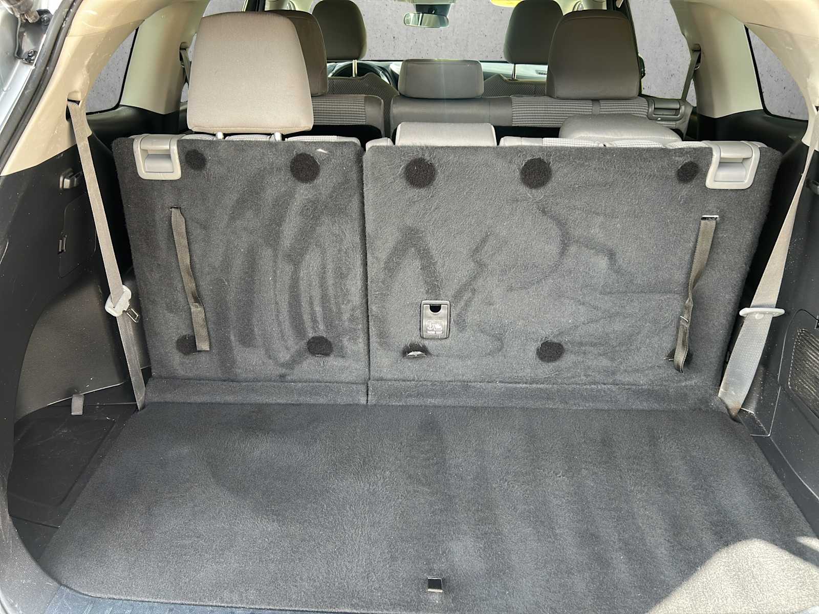 2022 Toyota Highlander LE - Photo 23