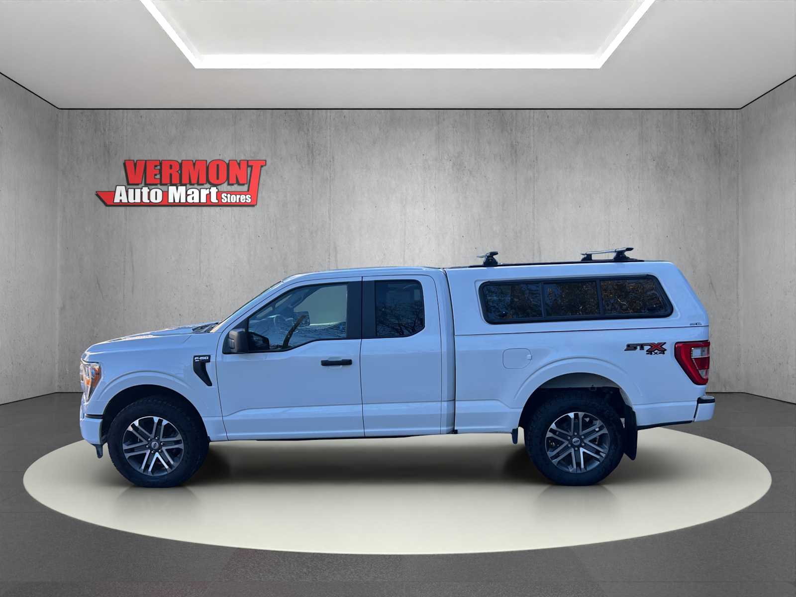 2022 Ford F-150 XL photo 2