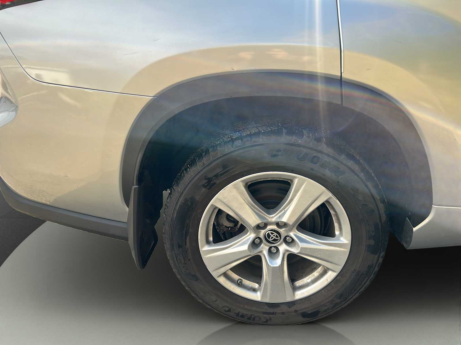 2022 Toyota Highlander LE - Photo 27