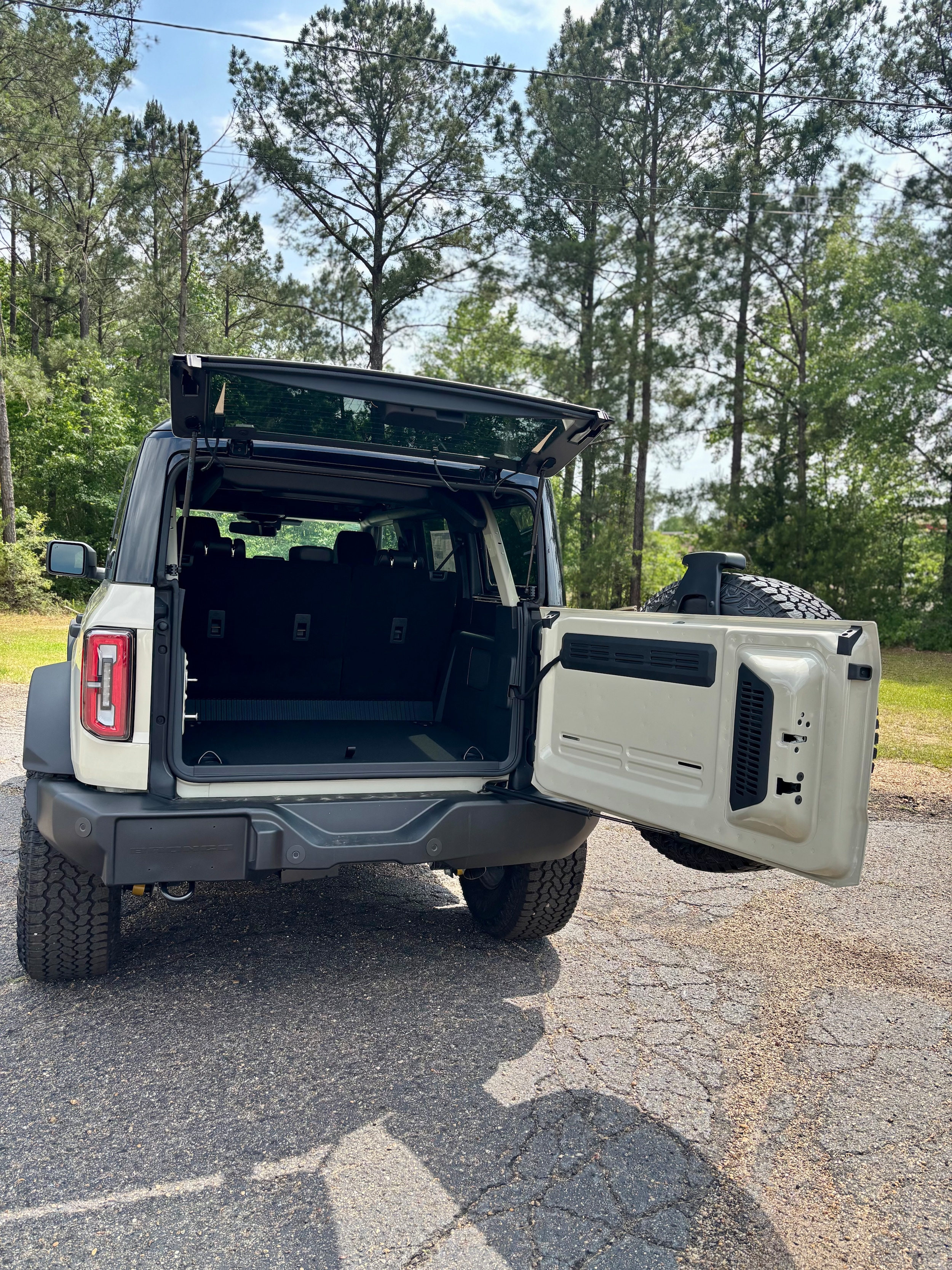 2026 Ford Bronco 4-Door Outer Banks - Photo 9