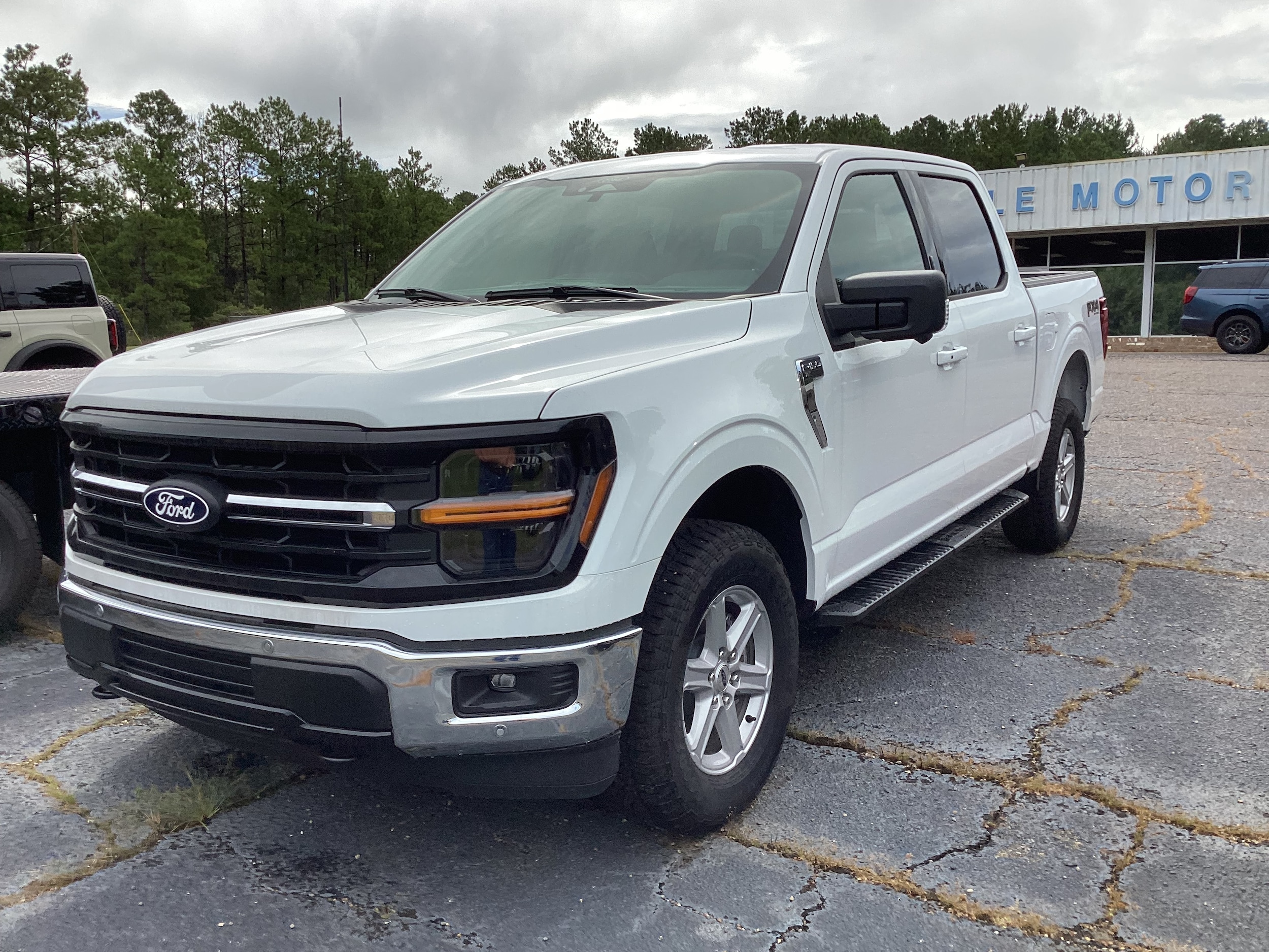 2026 Ford F-150 XLT - Photo 2