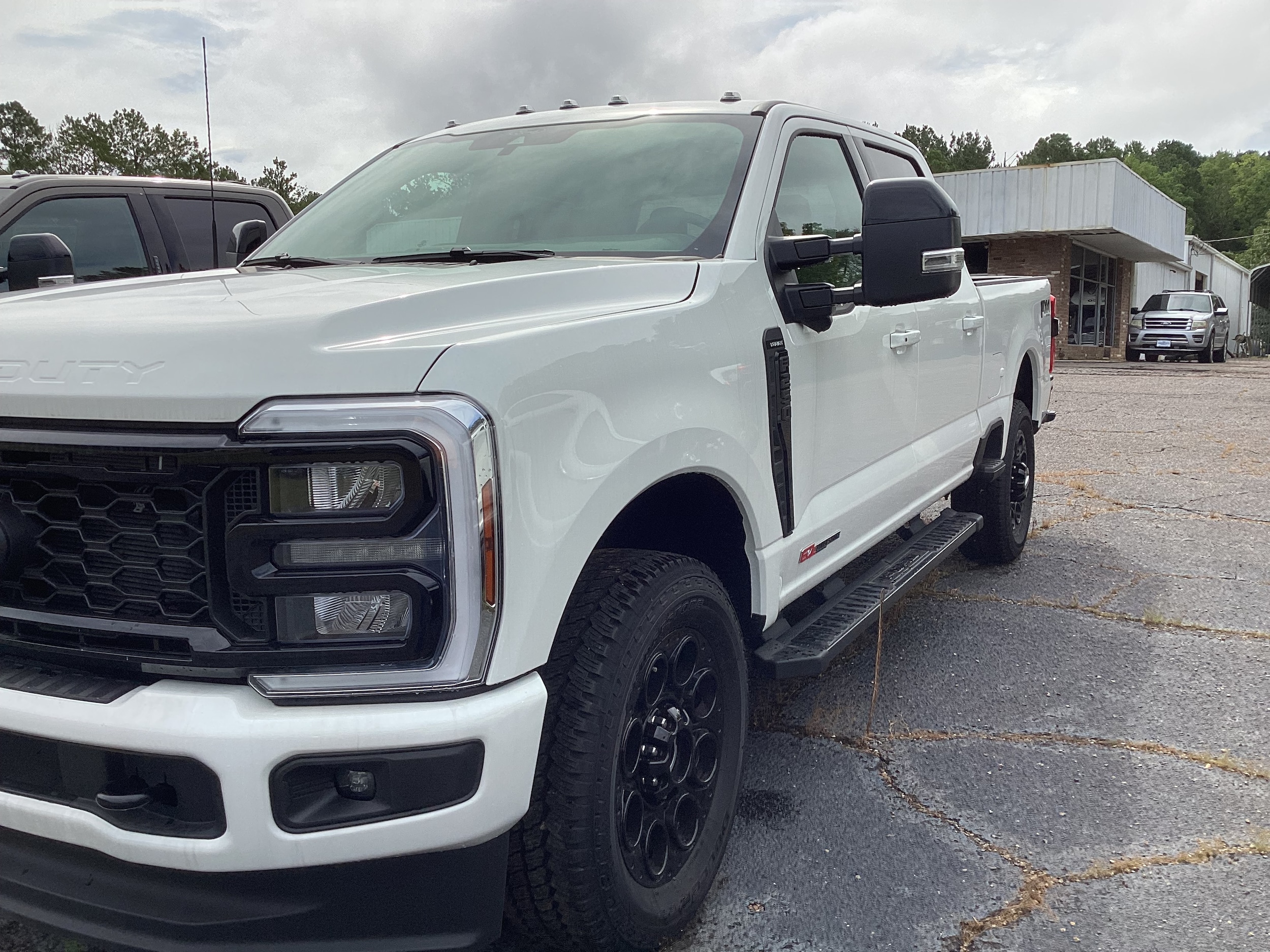 2026 Ford F-250 Super Duty Lariat - Photo 2