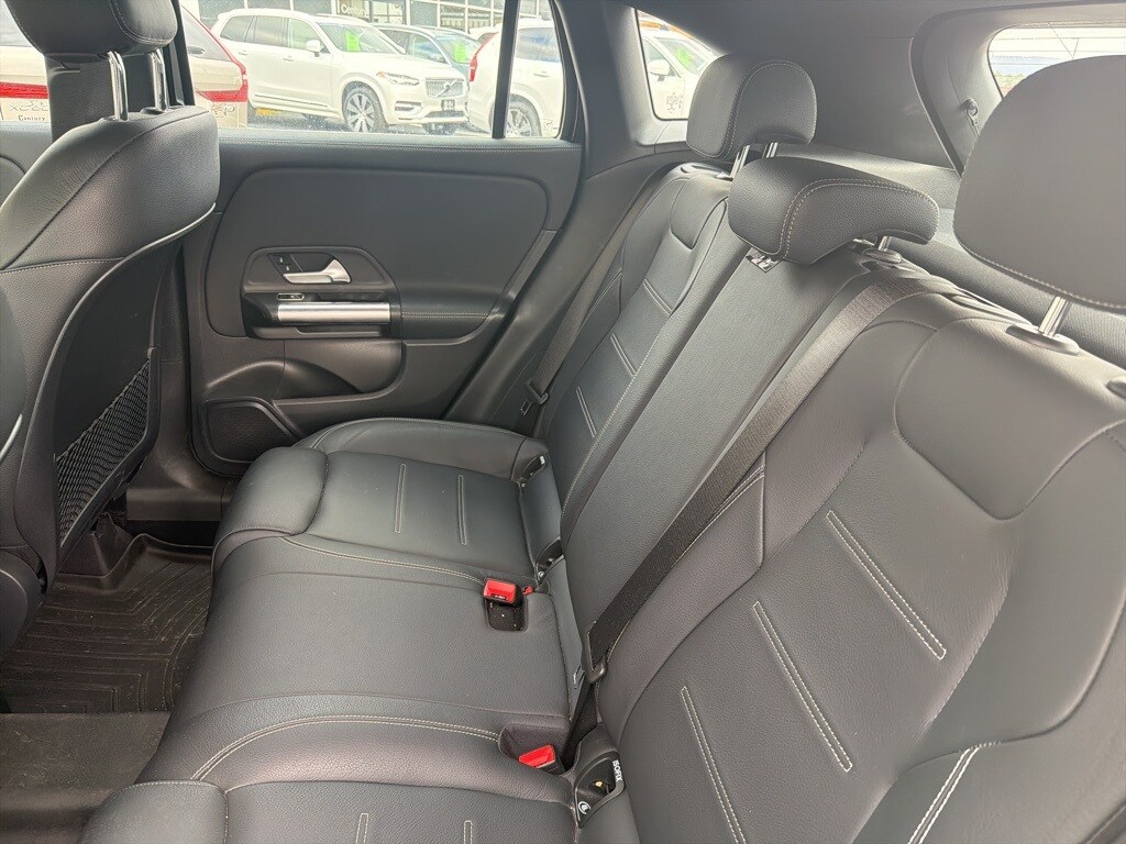 2023 Mercedes Benz GLA 35 AMG photo 3