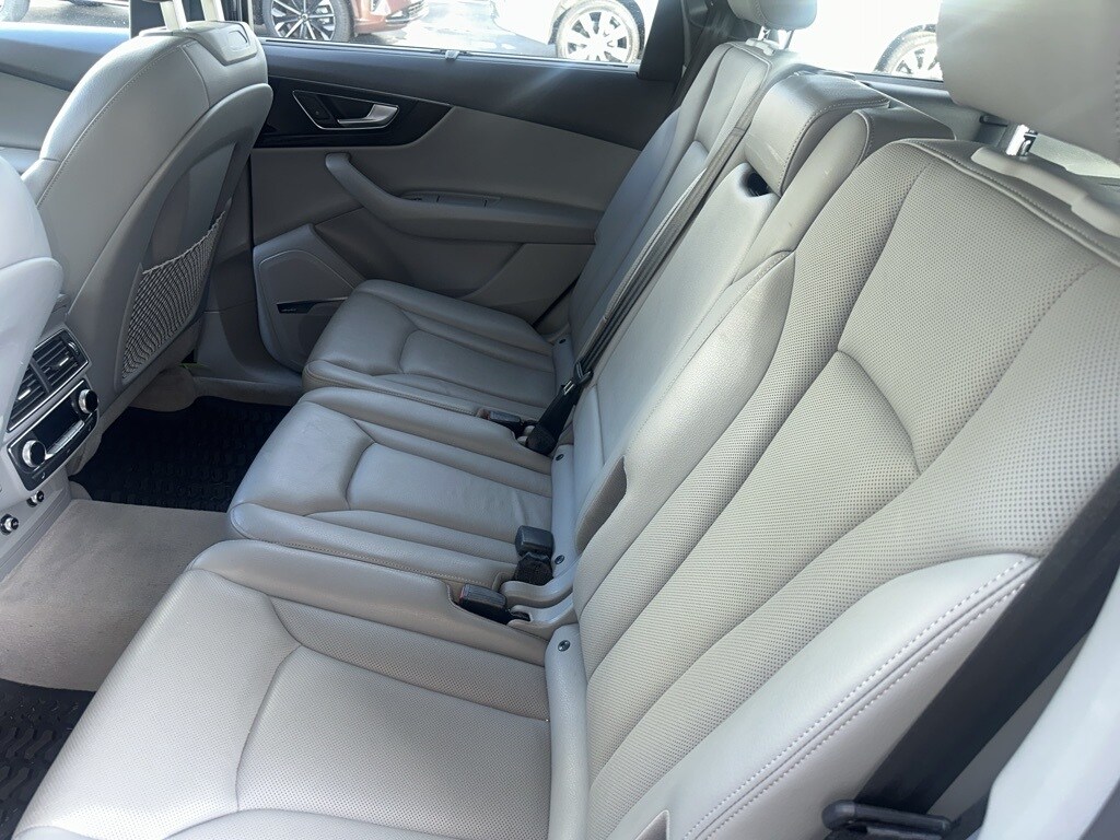 2019 Audi Q7 55 Prestige photo 3