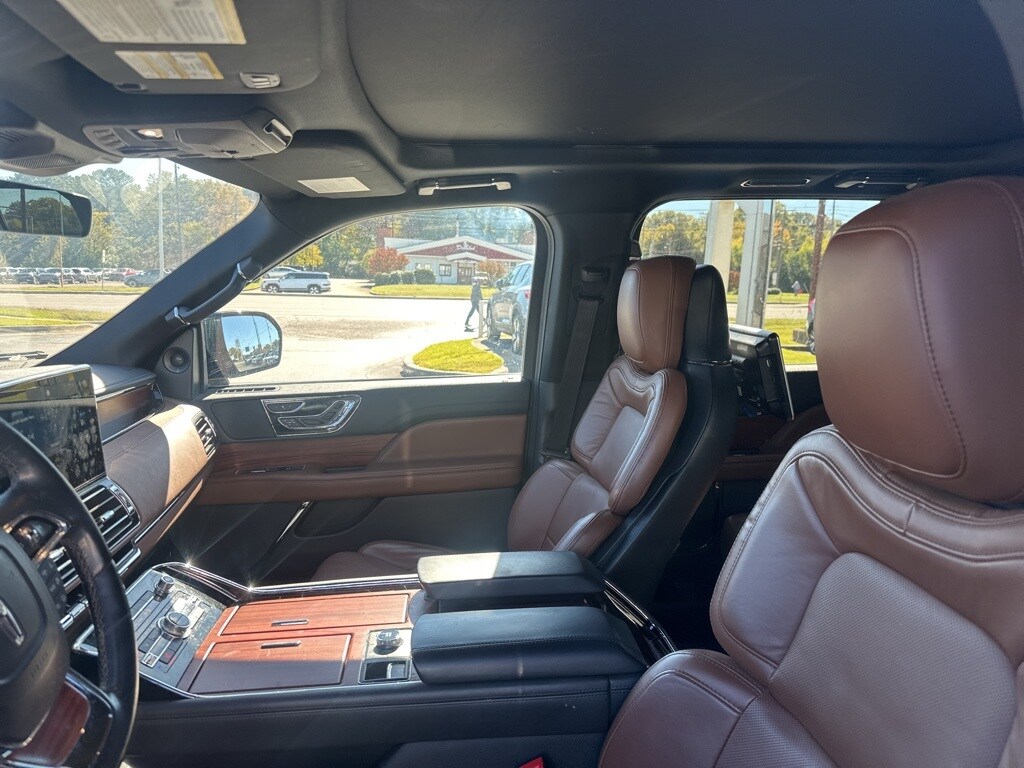 2022 Lincoln Navigator Reserve photo 2