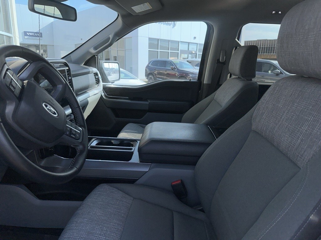 2023 Ford F-150 XLT photo 2