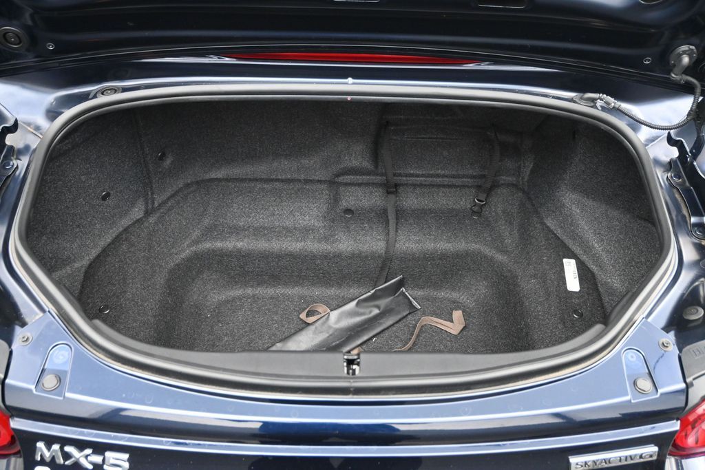 2025 Mazda MX-5 Miata Club - Photo 23