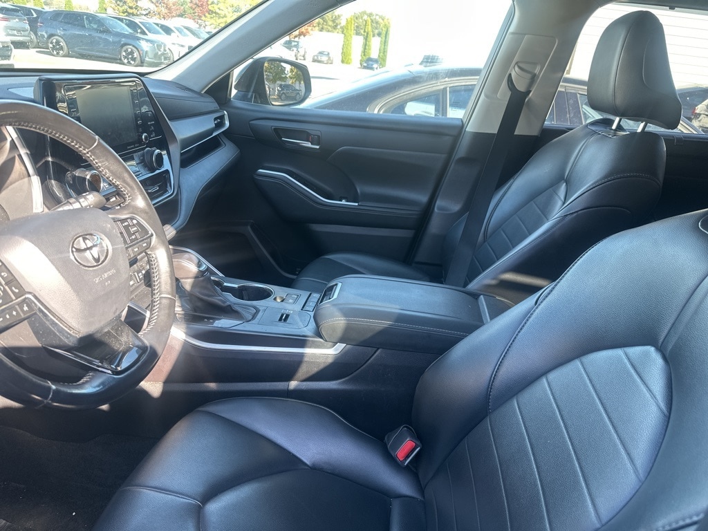 Used 2021 Toyota Highlander XLE SUV