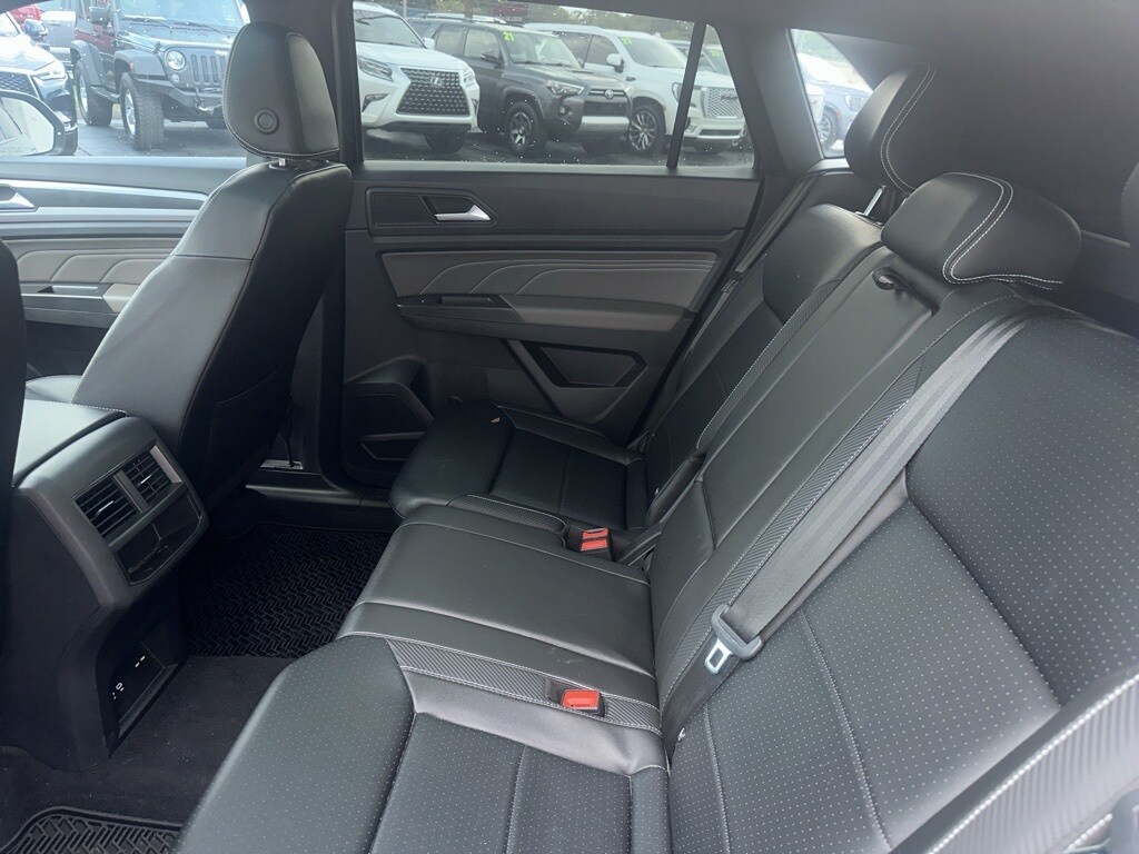 2023 Volkswagen Atlas Cross Sport V6 SEL photo 2