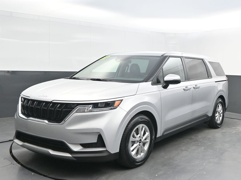 Used 2022 Kia Carnival LXS Minivan/Van