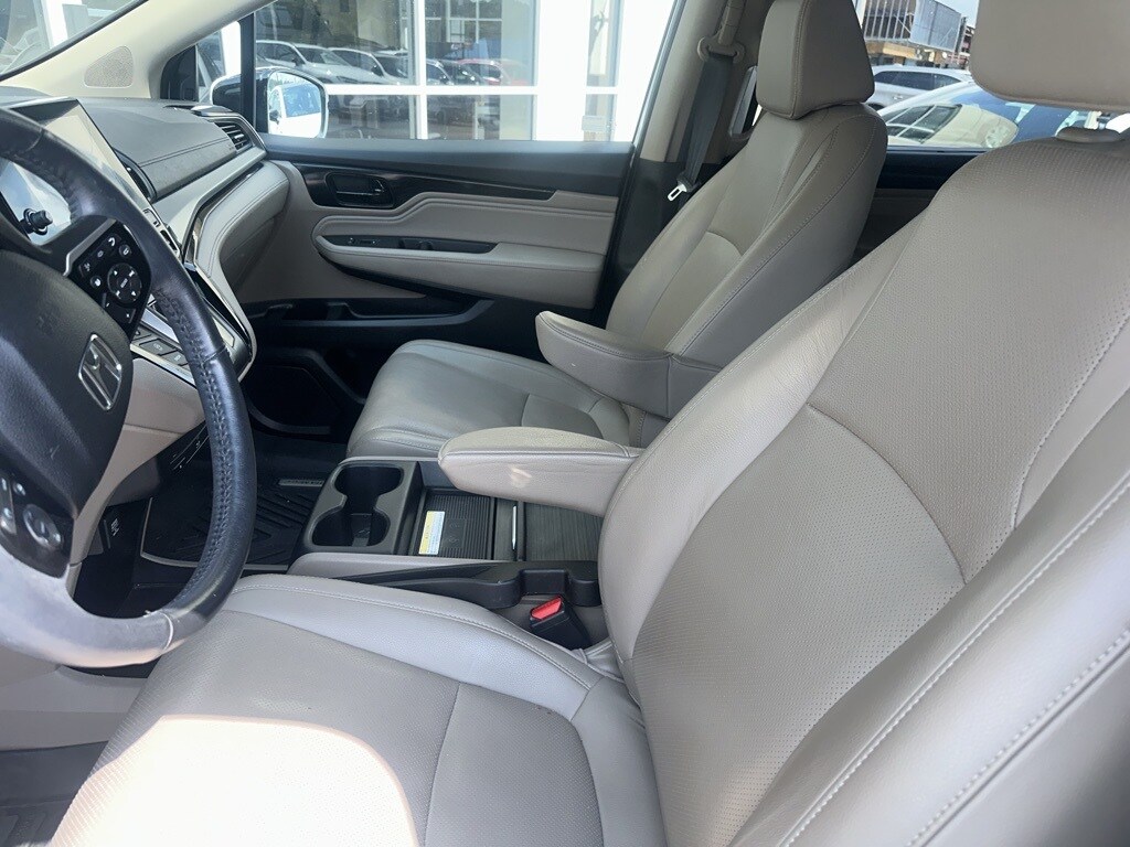 2020 Honda Odyssey Elite photo 2