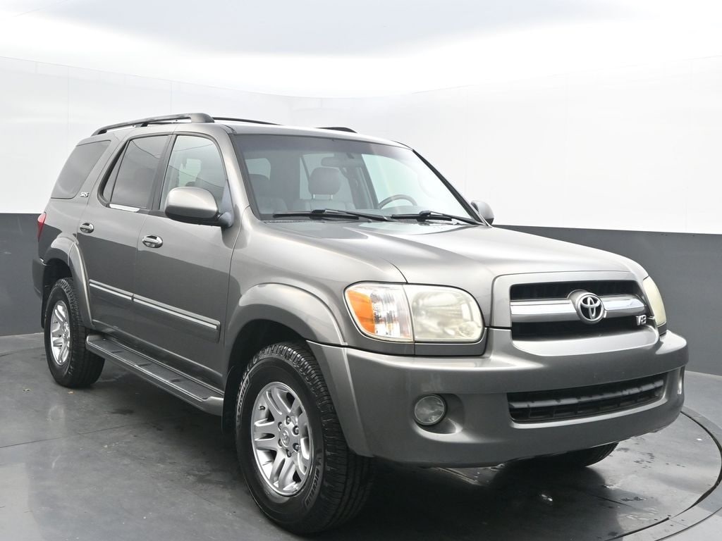 2005 Toyota Sequoia SR5's photo