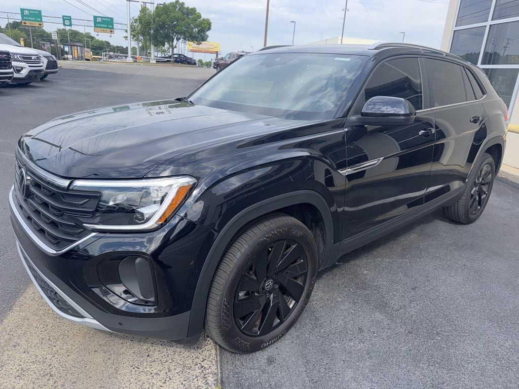 2025 Volkswagen Atlas Cross Sport 2.0T SE w/Tech's photo