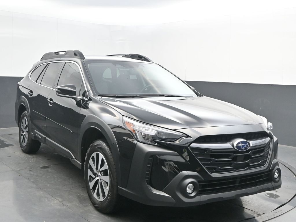 2024 Subaru Outback Premium's photo