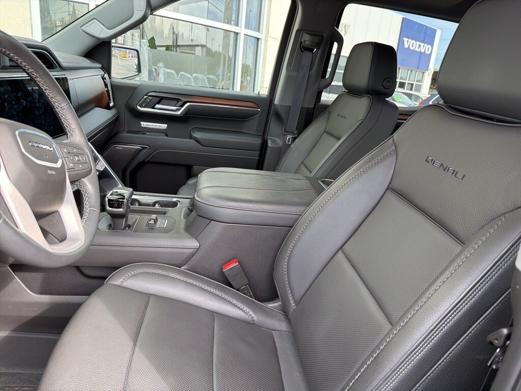 2025 Gmc Sierra 1500 Denali photo 2