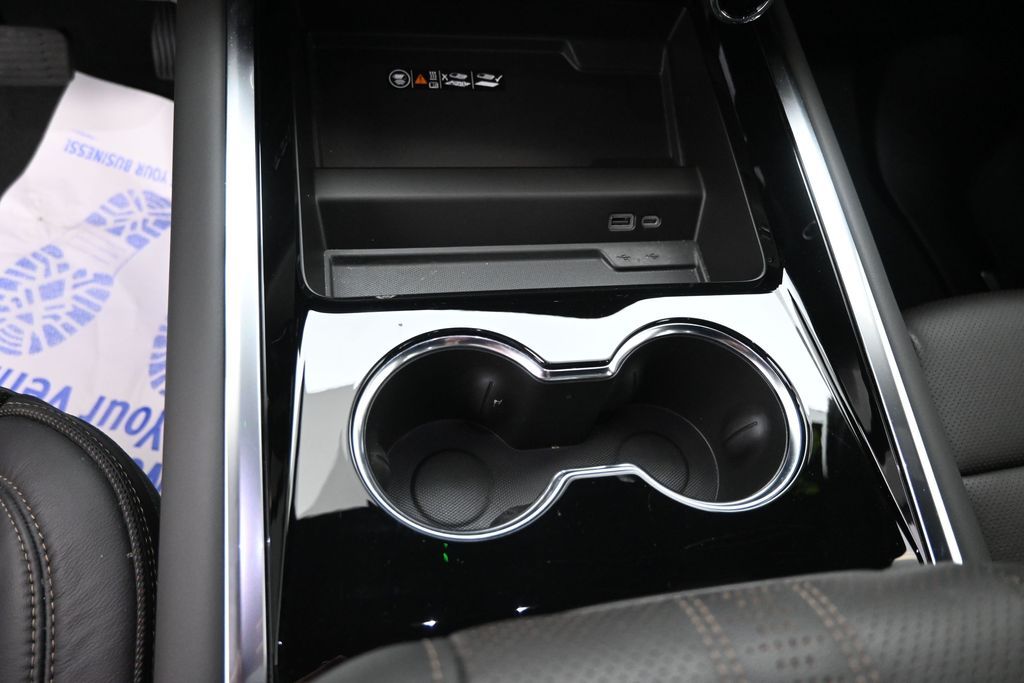 2025 Chevrolet Tahoe High Country - Photo 16