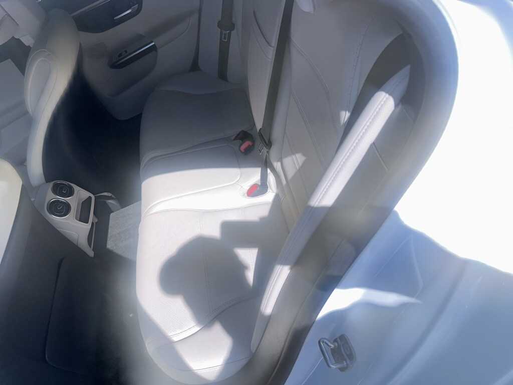 2024 Mercedes Benz C 300 photo 2