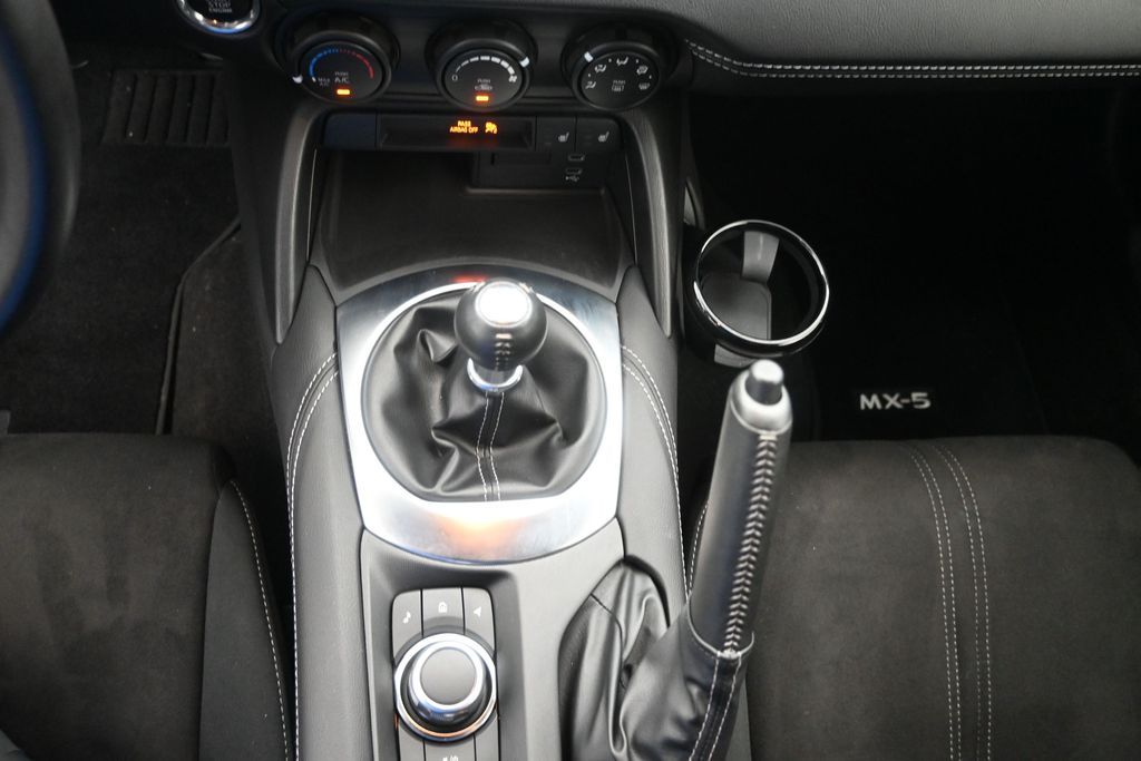 2025 Mazda MX-5 Miata Club - Photo 18