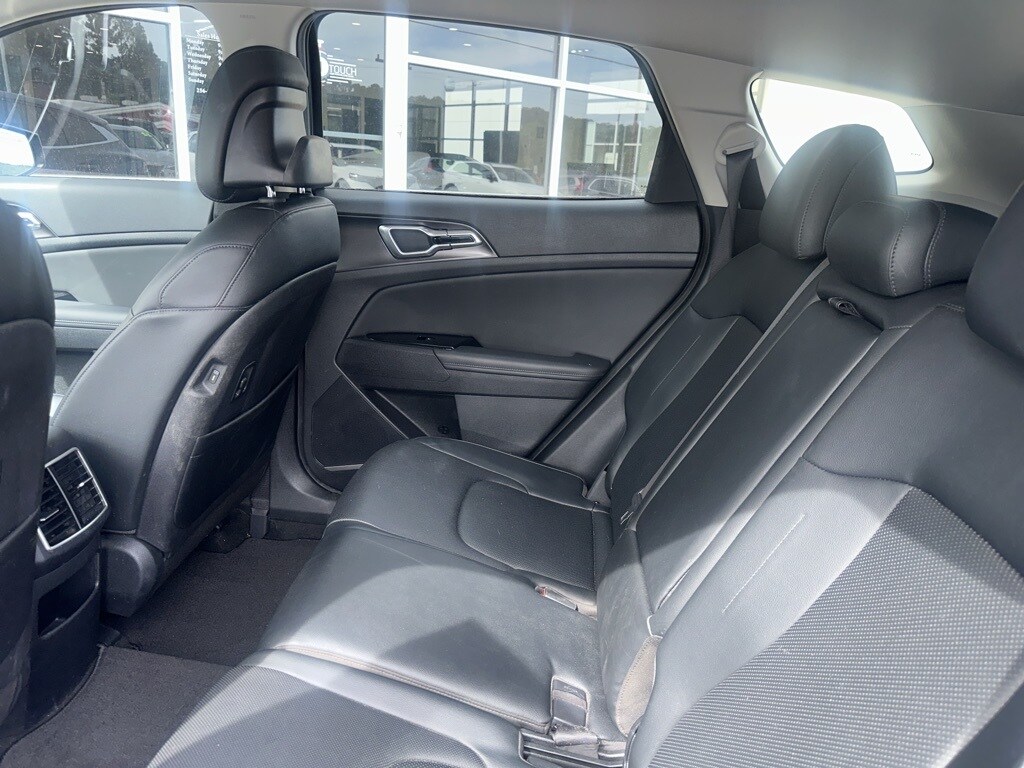 2023 Kia Sportage EX photo 3