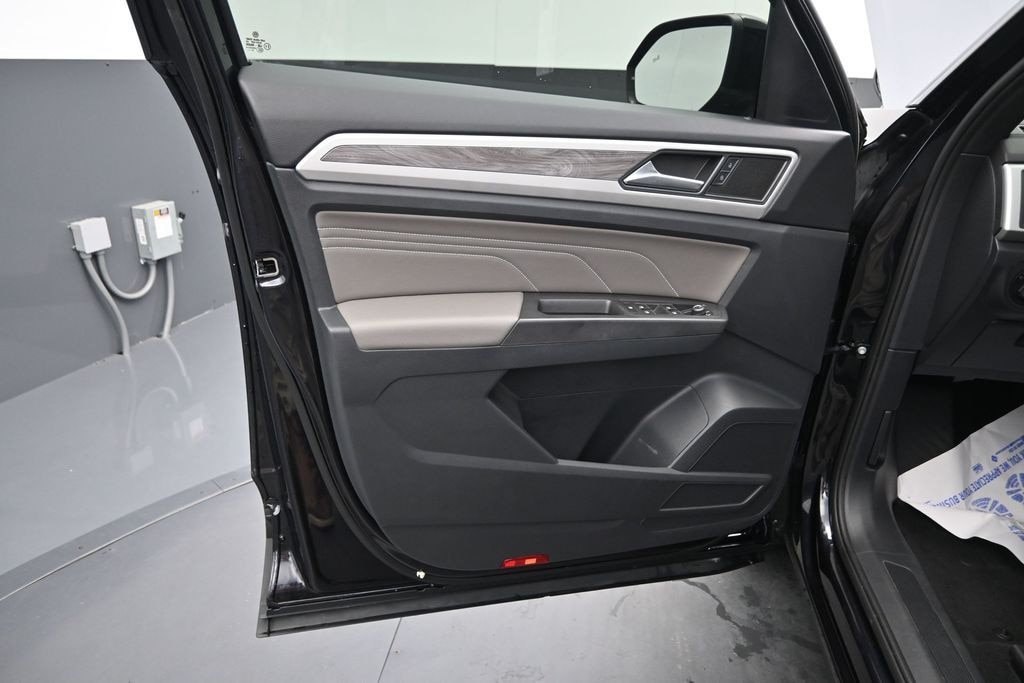 Used 2023 Volkswagen Atlas Cross Sport 2.0T SE SUV