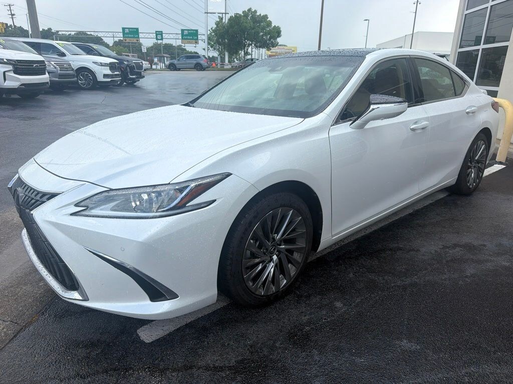 Used 2025 Lexus ES 350 Luxury Sedan