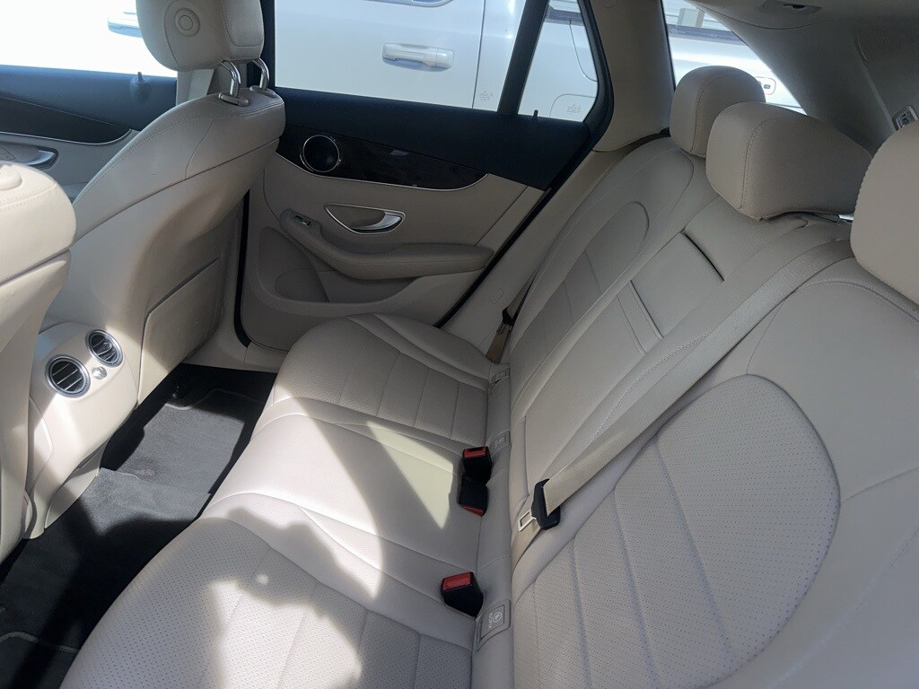 2021 Mercedes Benz GLC 300 photo 3