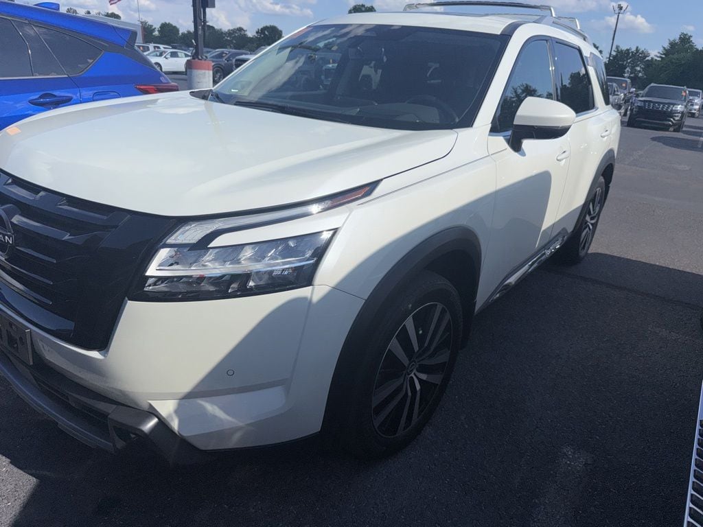 Used 2023 Nissan Pathfinder Platinum SUV