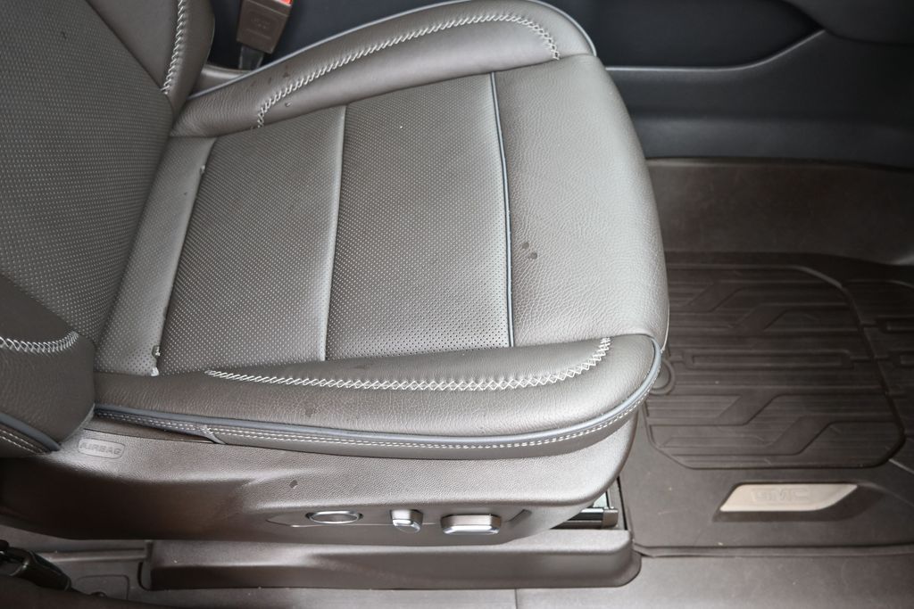2021 GMC Yukon Denali - Photo 29