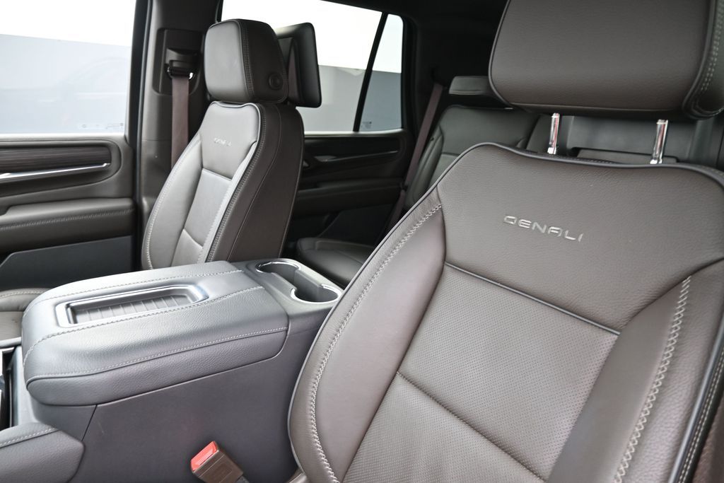 2021 GMC Yukon Denali - Photo 11