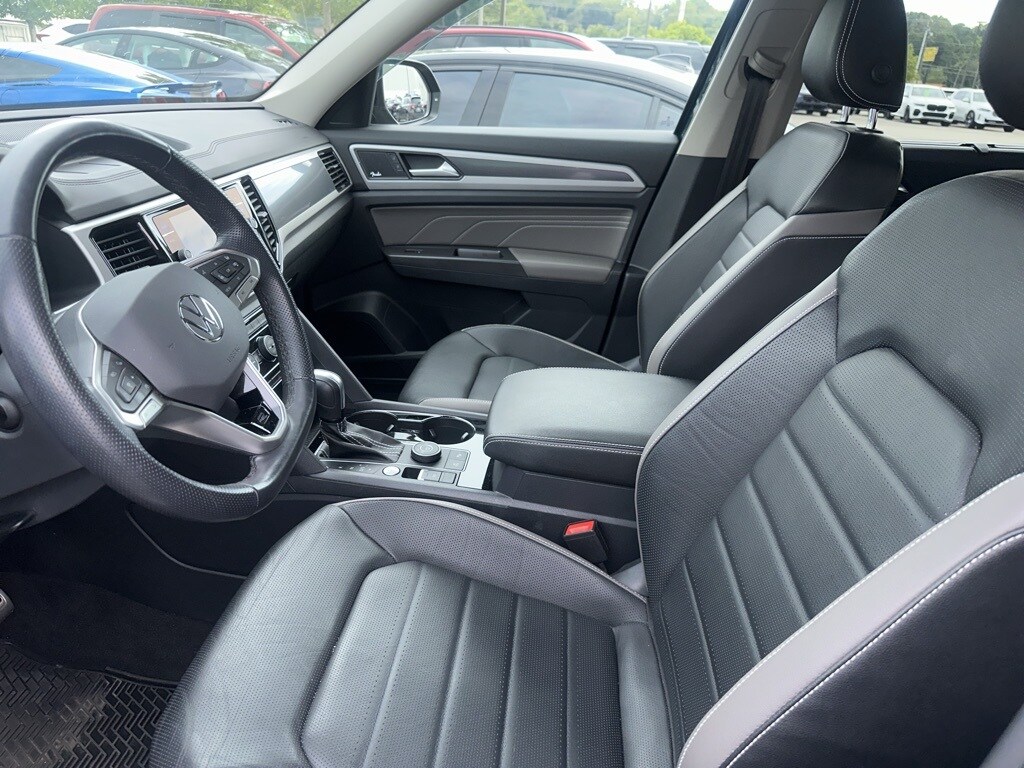 2022 Volkswagen Atlas V6 SEL Premium R-Line photo 2