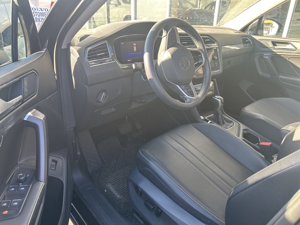 2022 Volkswagen Tiguan SE photo 2