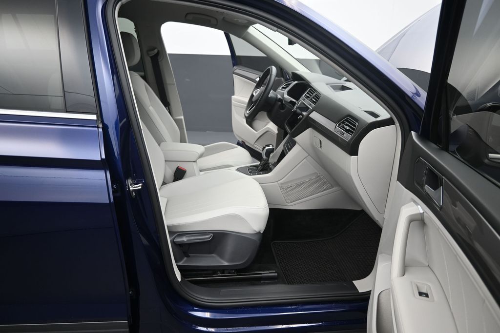 2023 Volkswagen Tiguan SE - Photo 20