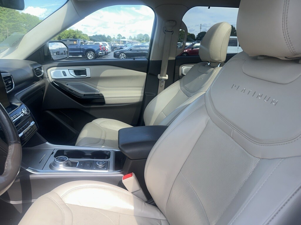 2023 Ford Explorer Platinum photo 2