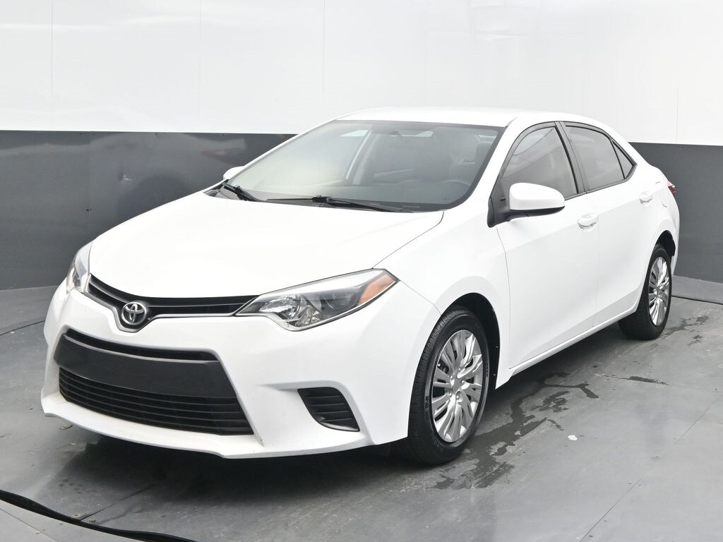 2016 Toyota Corolla LE photo 3