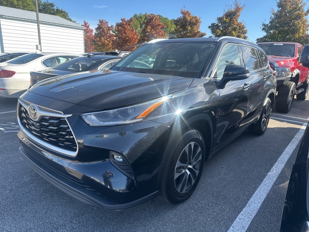 Used 2021 Toyota Highlander XLE SUV