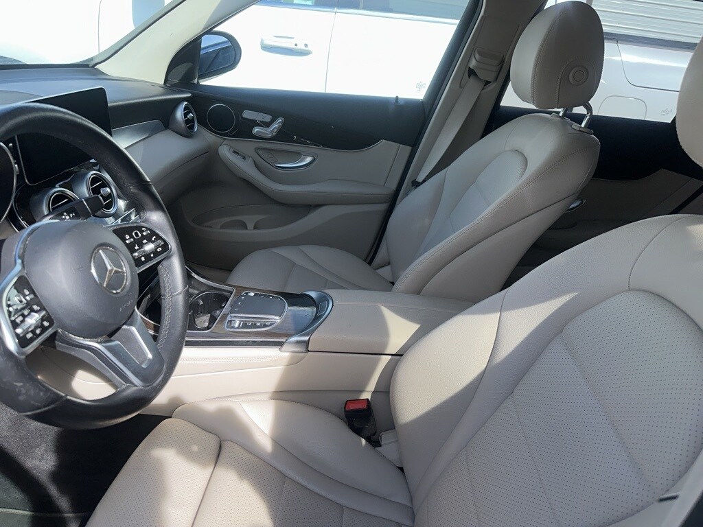 2021 Mercedes Benz GLC 300 photo 2