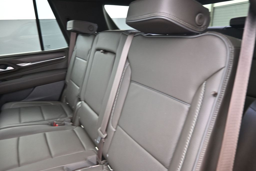 2021 GMC Yukon Denali - Photo 16