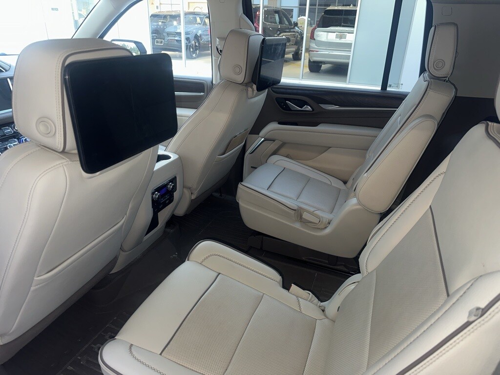 2022 Gmc Yukon XL Denali photo 2