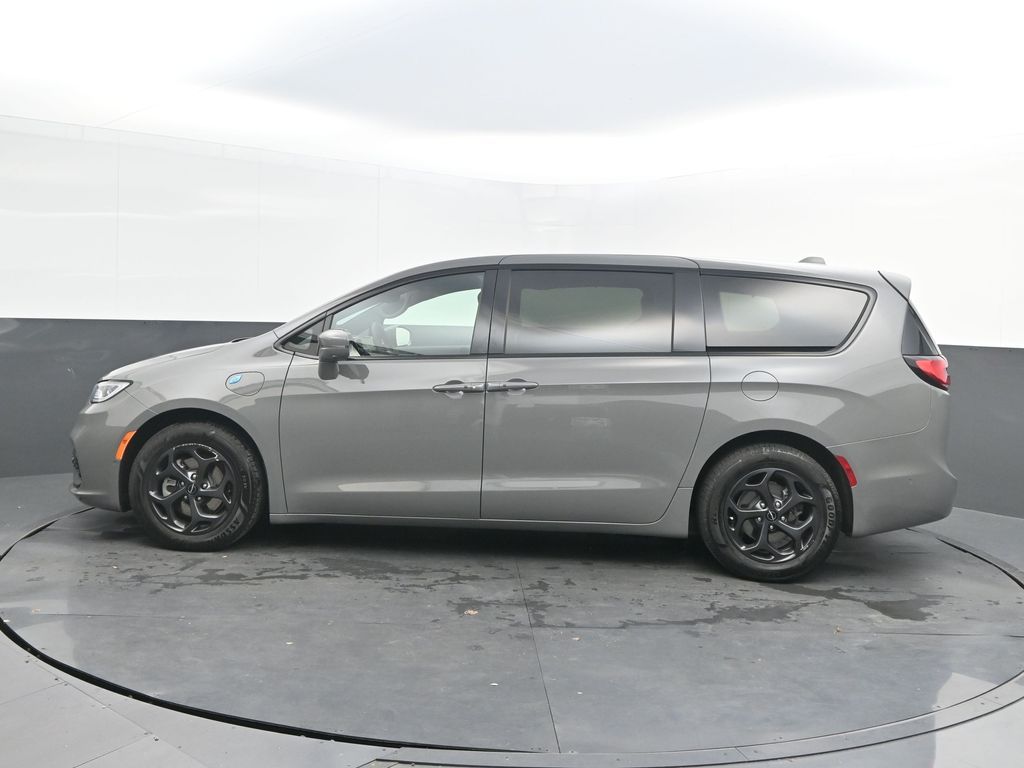 Used 2022 Chrysler Pacifica Hybrid Limited with VIN 2C4RC1S73NR173958 for sale in Huntsville, AL