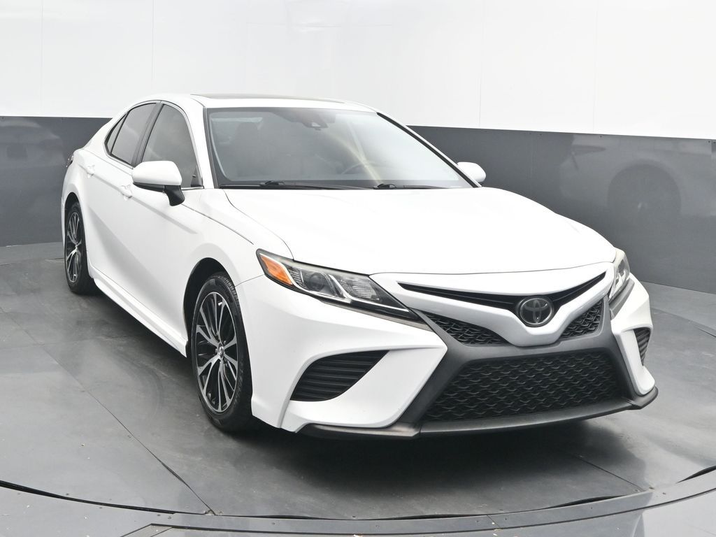 2020 Toyota Camry SE