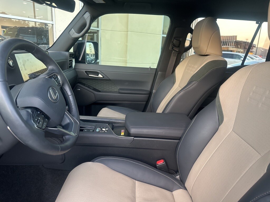 2024 Lexus GX 550 Overtrail photo 2