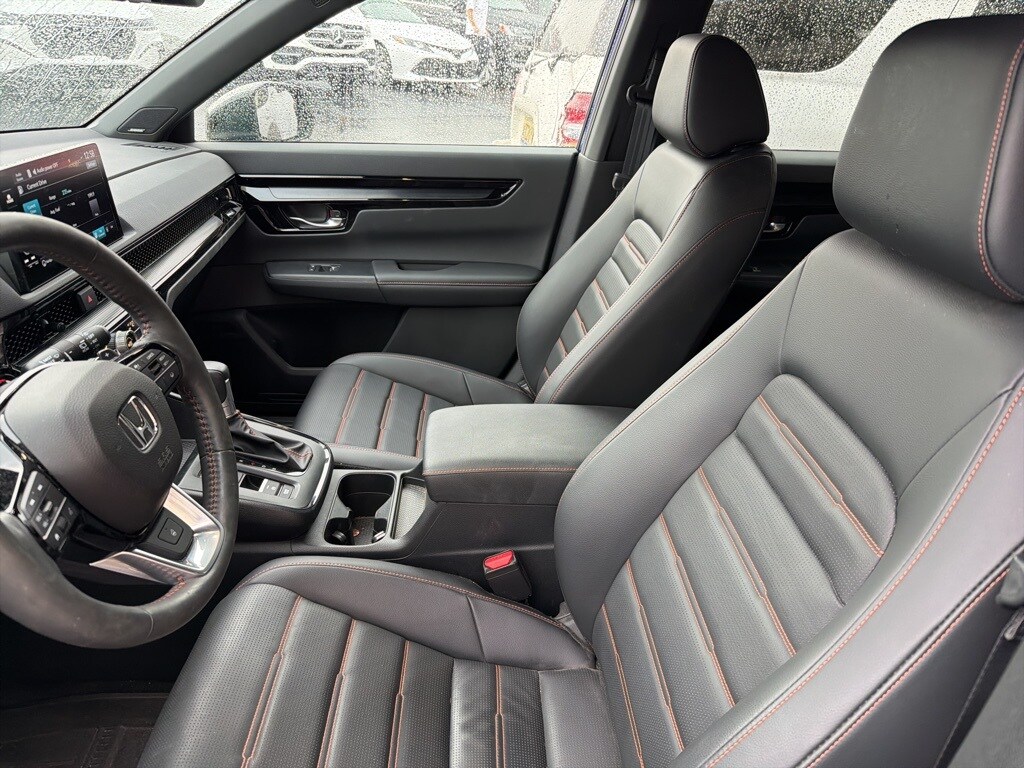 2024 Honda CR-V Hybrid Sport Touring photo 2