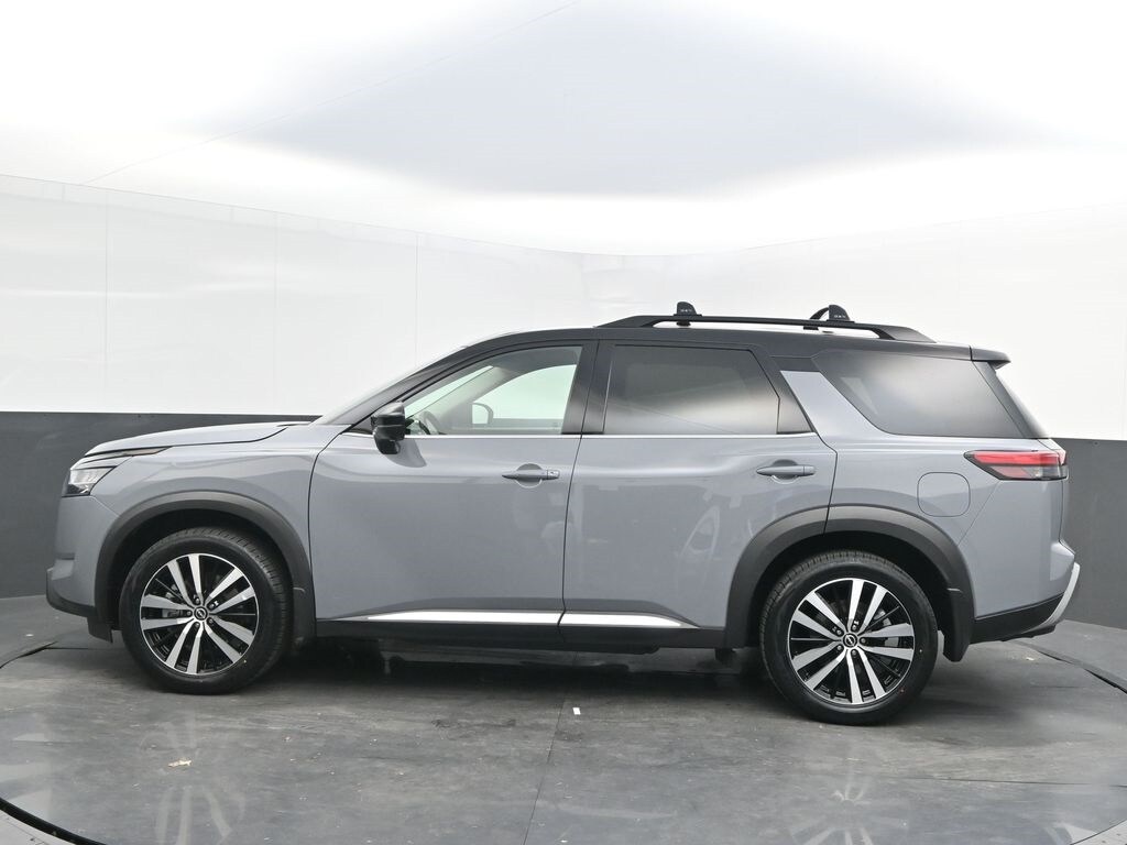 2023 Nissan Pathfinder Platinum photo 3