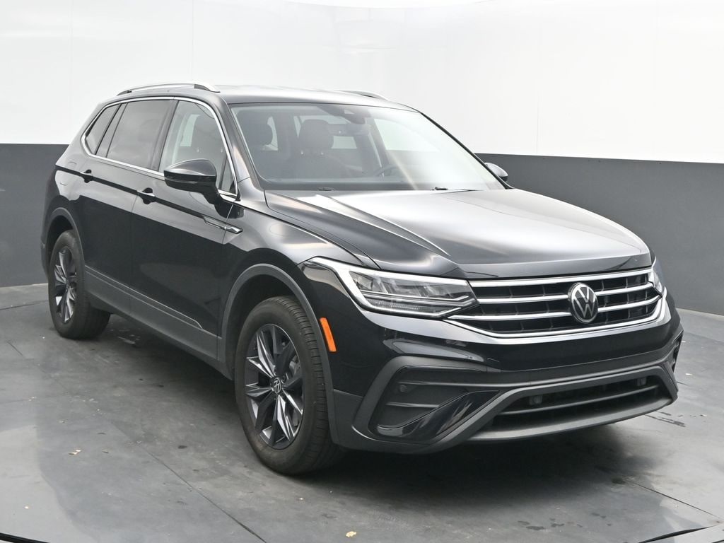 2022 Volkswagen Tiguan SE's photo