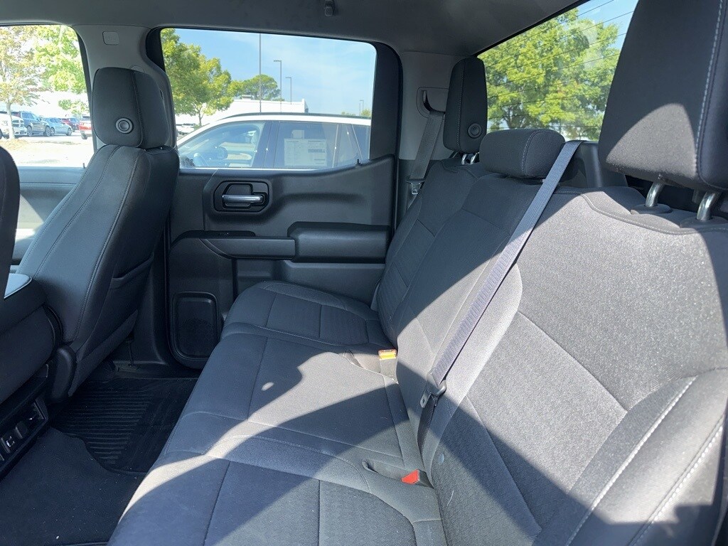 2022 Chevrolet Silverado 1500 LT photo 3