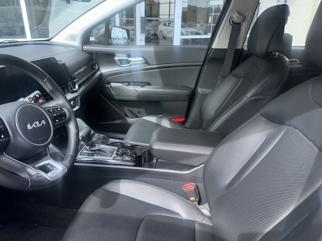 2023 Kia Sportage EX photo 2